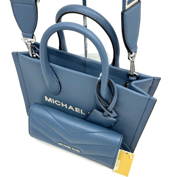 Michael Kors Mirella Small Crossbody Bag & Quilted Trifold Wallet Denim - Picture 6 of 12